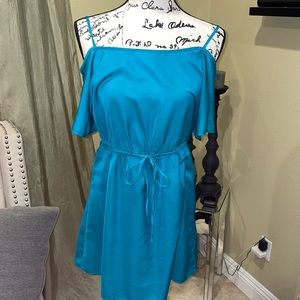 Peekaboo shoulder summer dress